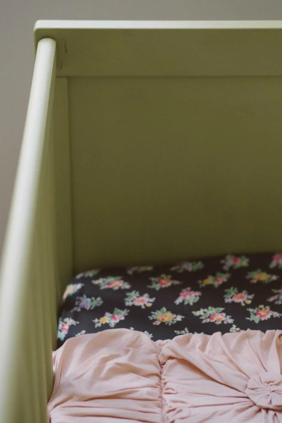 cot_quilt_rosette_tuscan_pink_organic_cotton_3.webp Best Sale Lazybones Cot Quilt Rosette Tuscan Pink *Organic Cotton