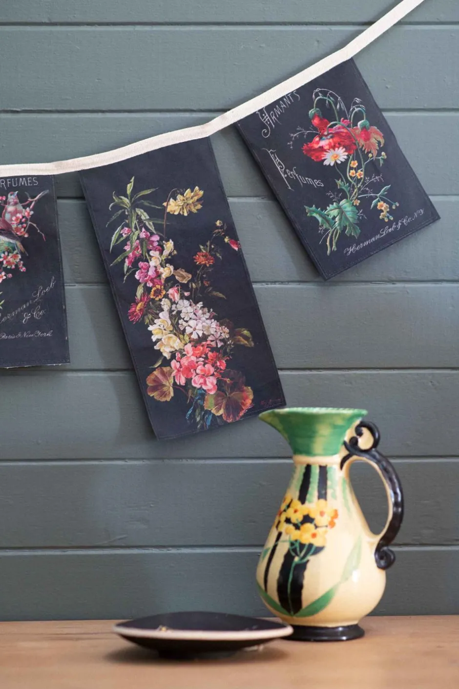 Online Lazybones Exquisite Perfumes Garland