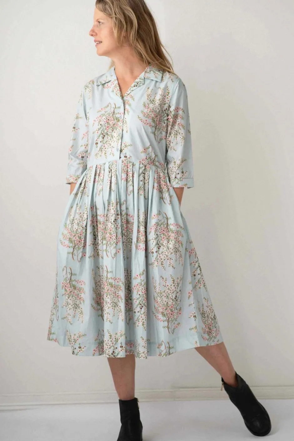gianna_dress_manuka_5.webp Cheap Lazybones Gianna Dress Manuka